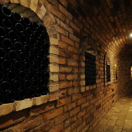 Wein&speiz Fogado Bed & Breakfast