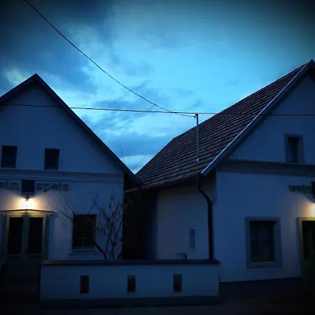 Wein&speiz Fogado Bed & Breakfast *